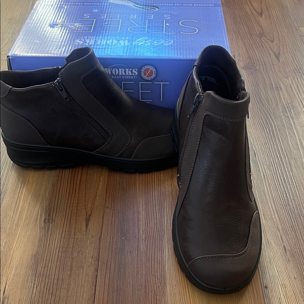 Easy Works by Easy Street Jovi Ankle Bootie